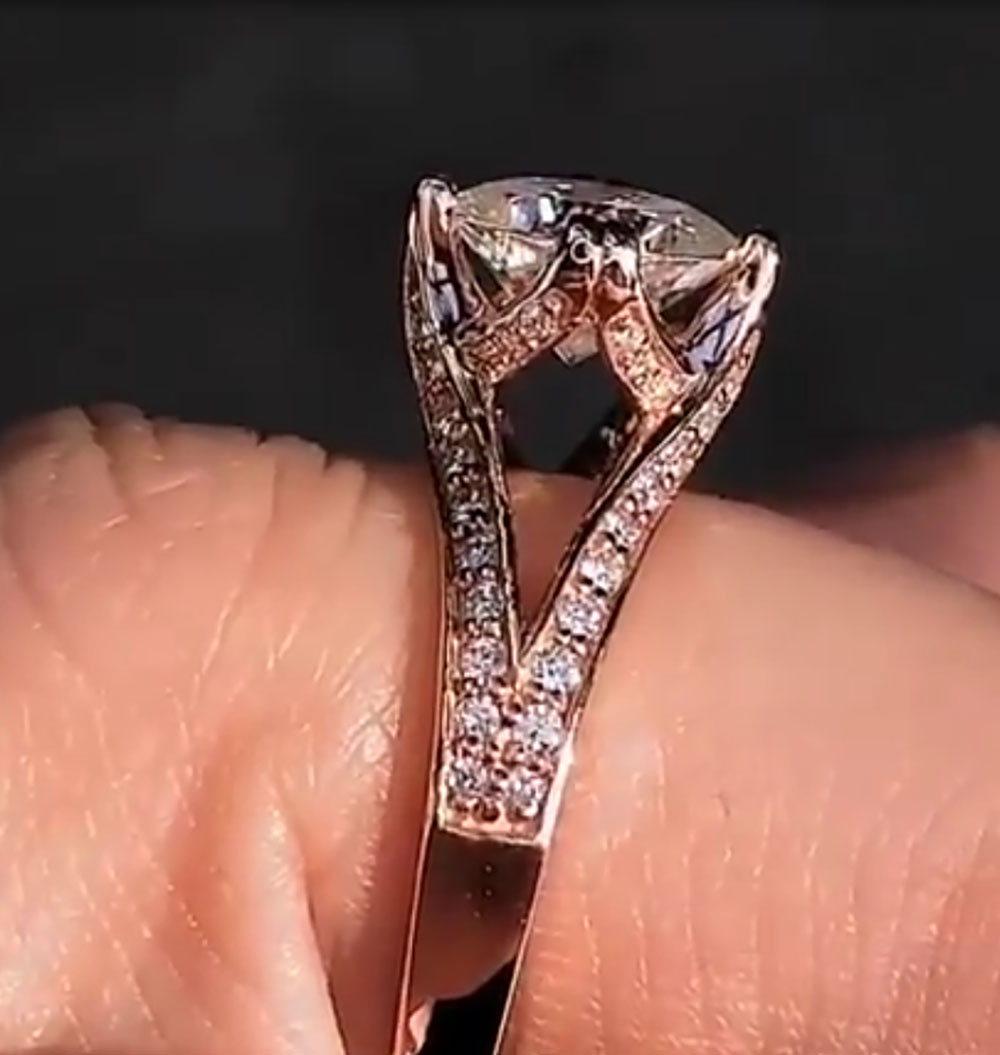 Custom Solid 10K Rose Gold Wom - Moissanite Engagement Ring 1 Carat 评论和价格