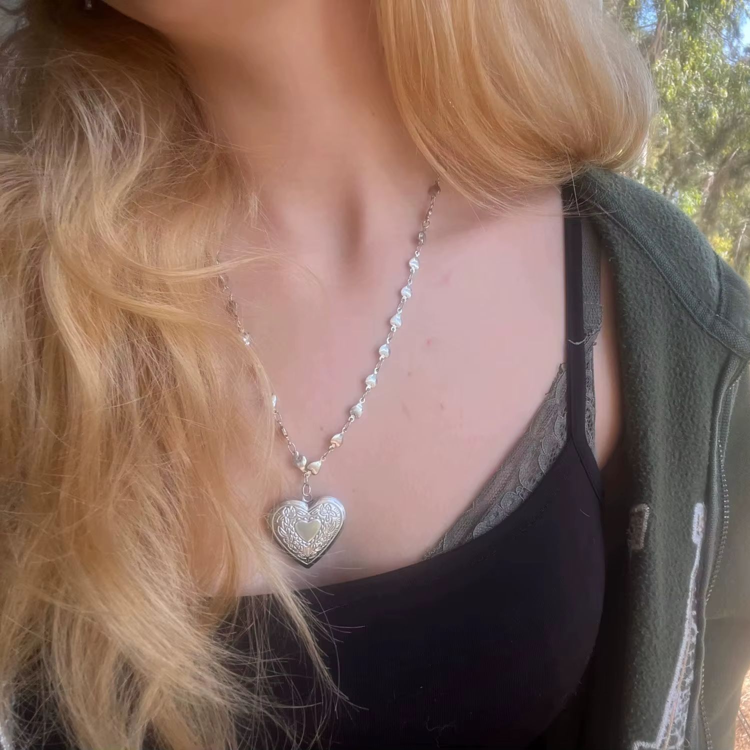Romantic Heart Locket Pendant  - Heart Locket Necklace Photo 评论和价格