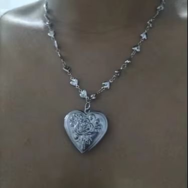 Romantic Heart Locket Pendant  - Heart Locket Necklace Photo 评论和价格